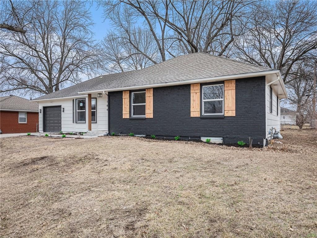 104 NW Redwing Drive — photo 29