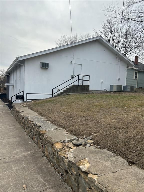 1100 Main Street — photo 13