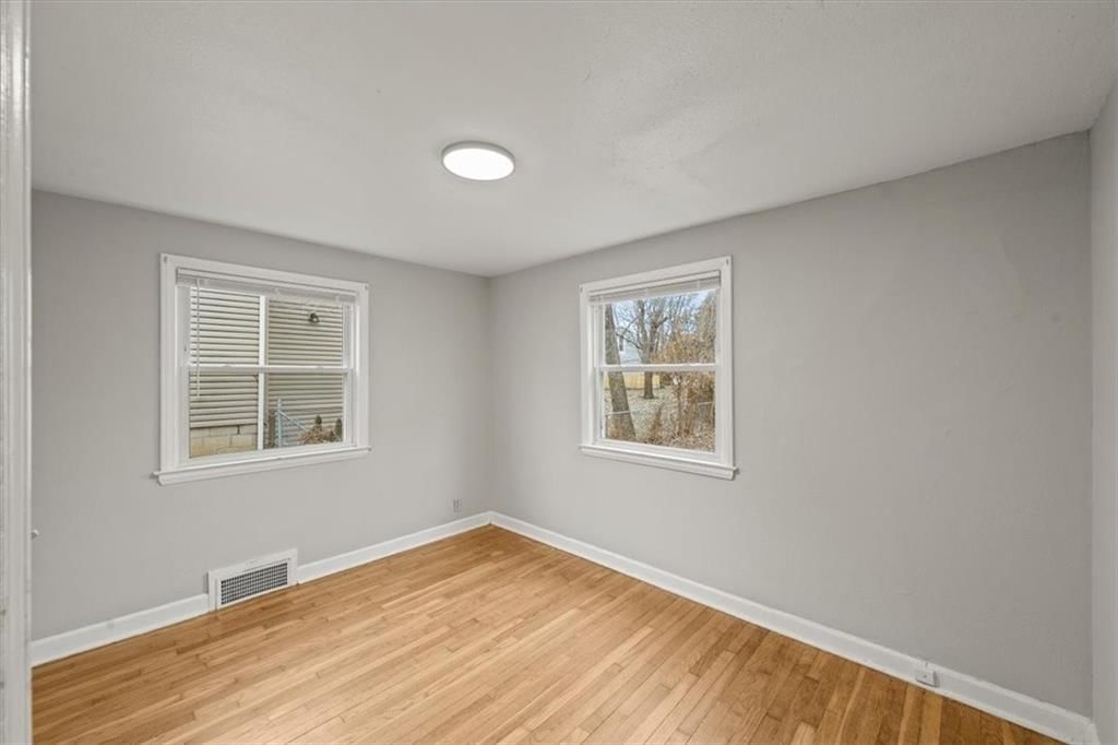 5520 Hedges Avenue — photo 13