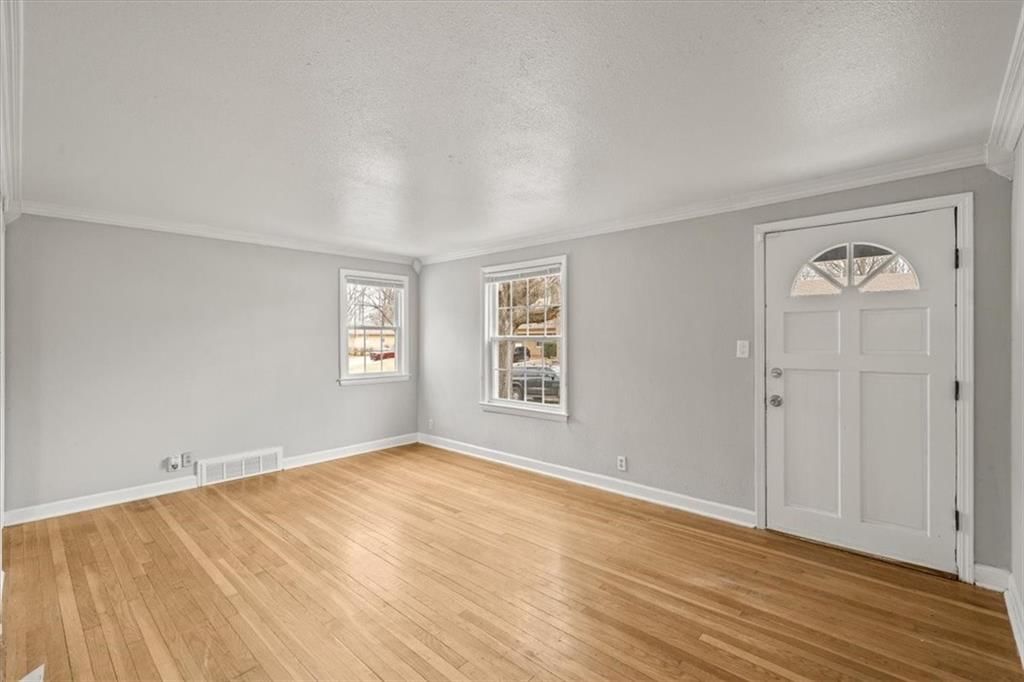 5520 Hedges Avenue — photo 4