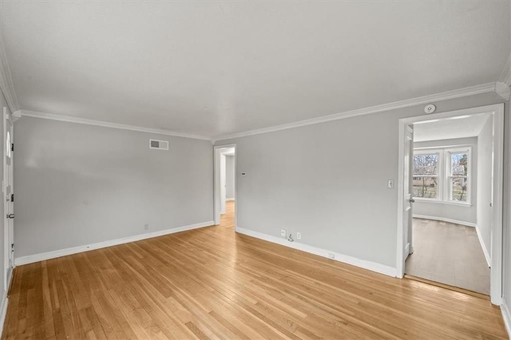 5520 Hedges Avenue — photo 5