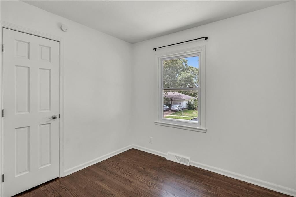 13115 Winchester Avenue — photo 16