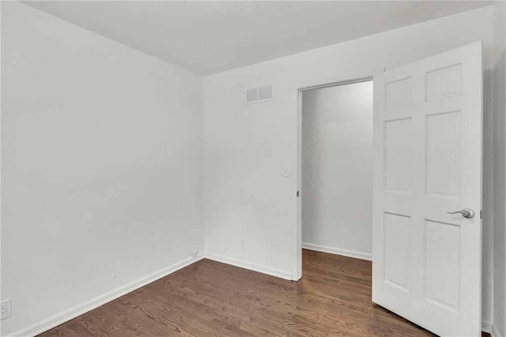 13115 Winchester Avenue — photo 17