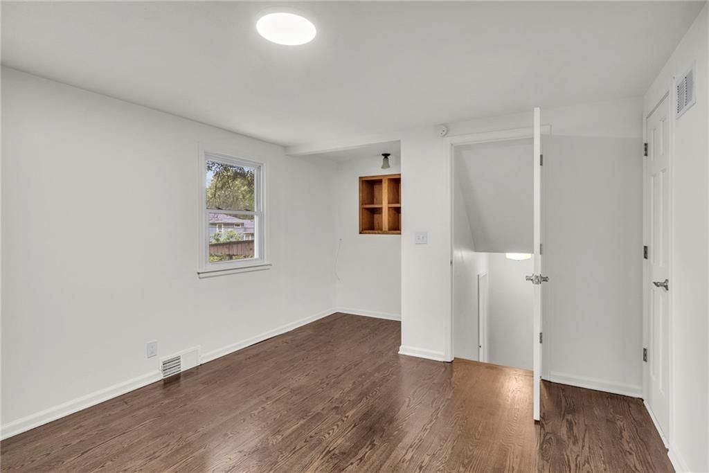 13115 Winchester Avenue — photo 21