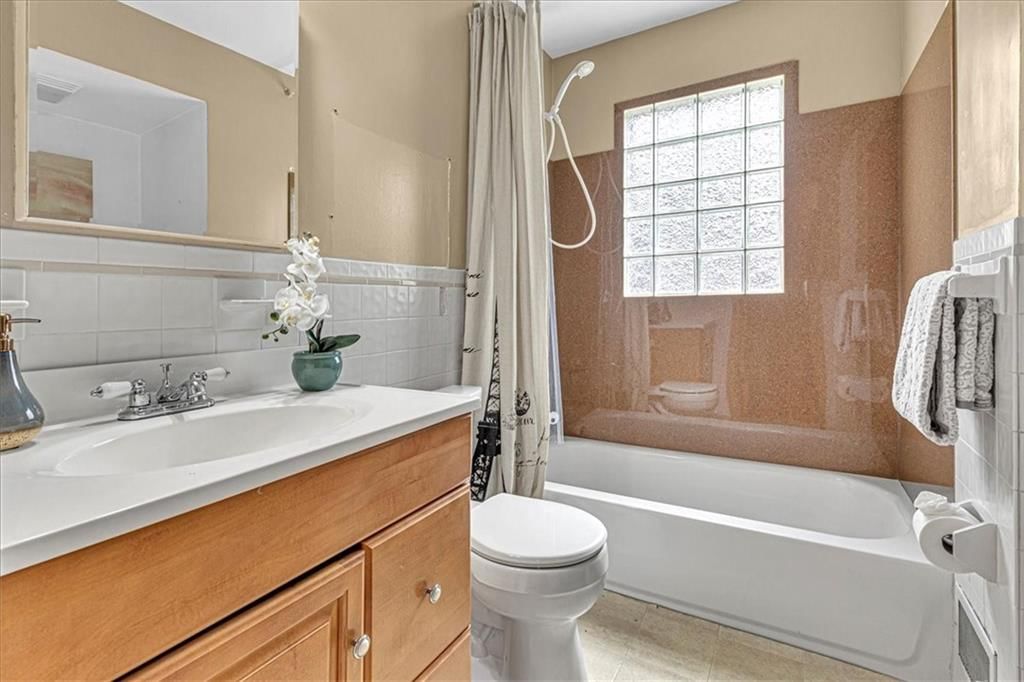 4207 NE 50th Street — photo 11