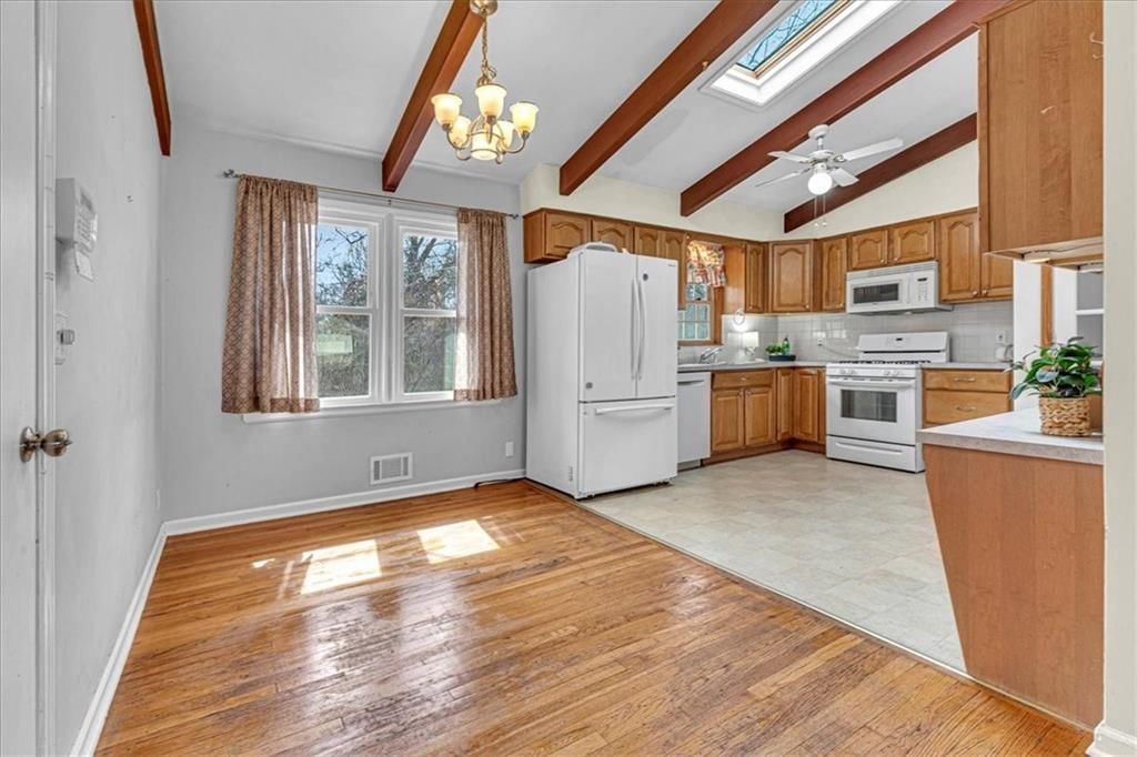 4207 NE 50th Street — photo 6