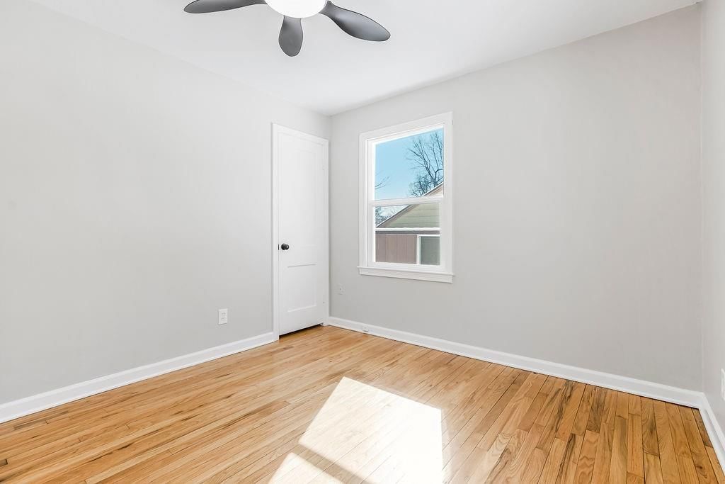 2809 S Fuller Avenue — photo 17