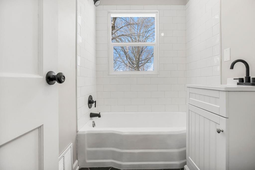 2809 S Fuller Avenue — photo 20