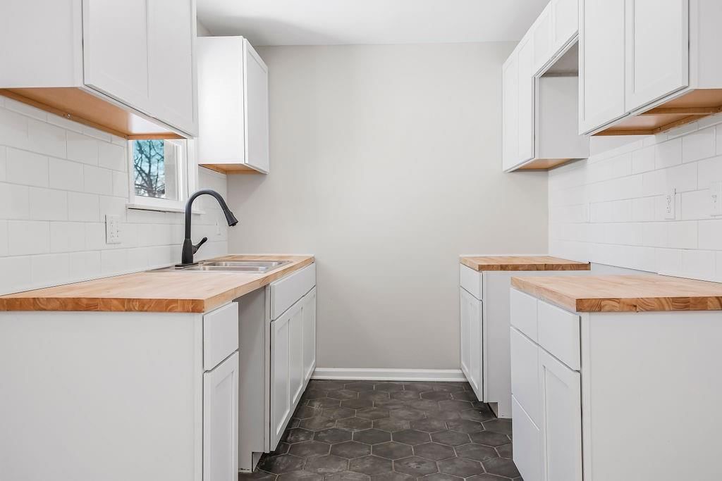 2809 S Fuller Avenue — photo 8