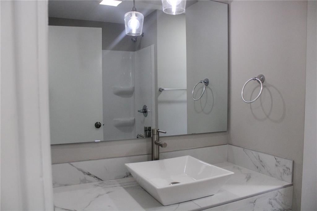 2115 Madison Street — photo 7