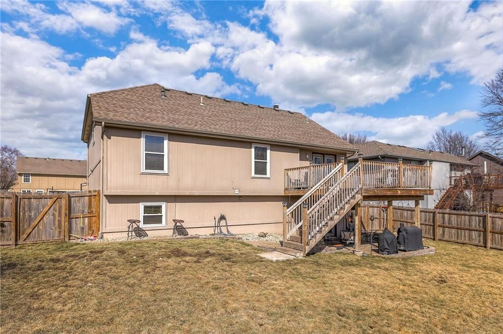 249 NE Fiddlewood Avenue — photo 36