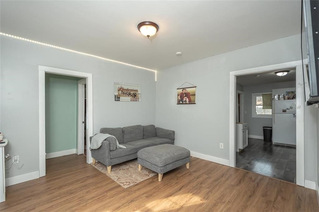 429 E 3rd Avenue — photo 3