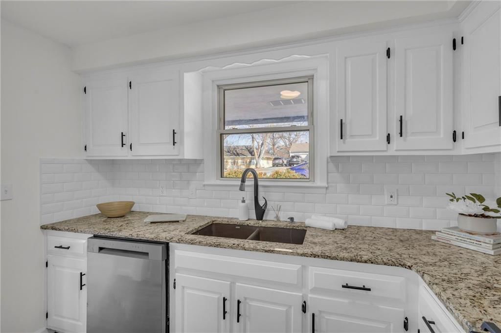 5224 N Cambridge Avenue — photo 13