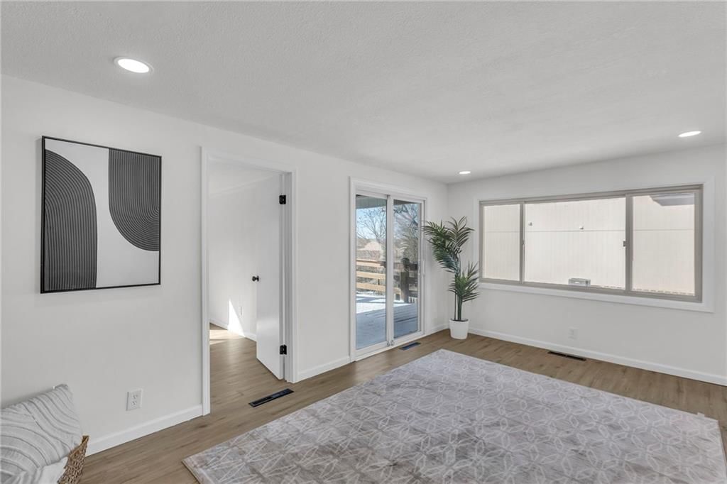 5224 N Cambridge Avenue — photo 8