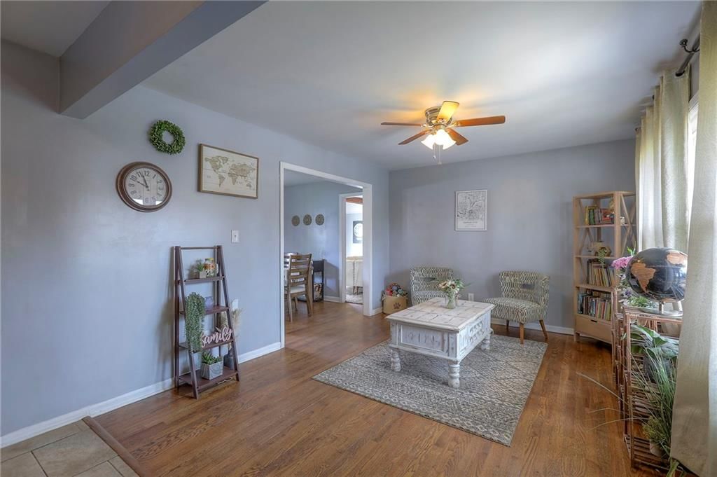 613 E Linwood Terrace — photo 5