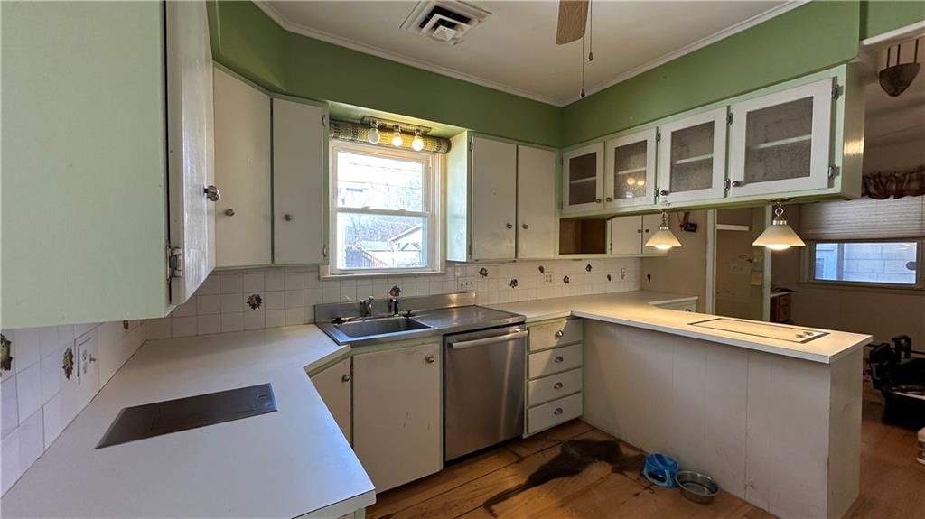 717 W 7th Street — photo 11