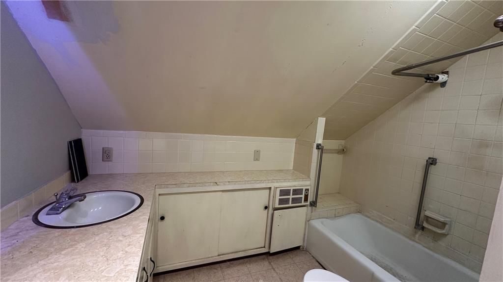717 W 7th Street — photo 26