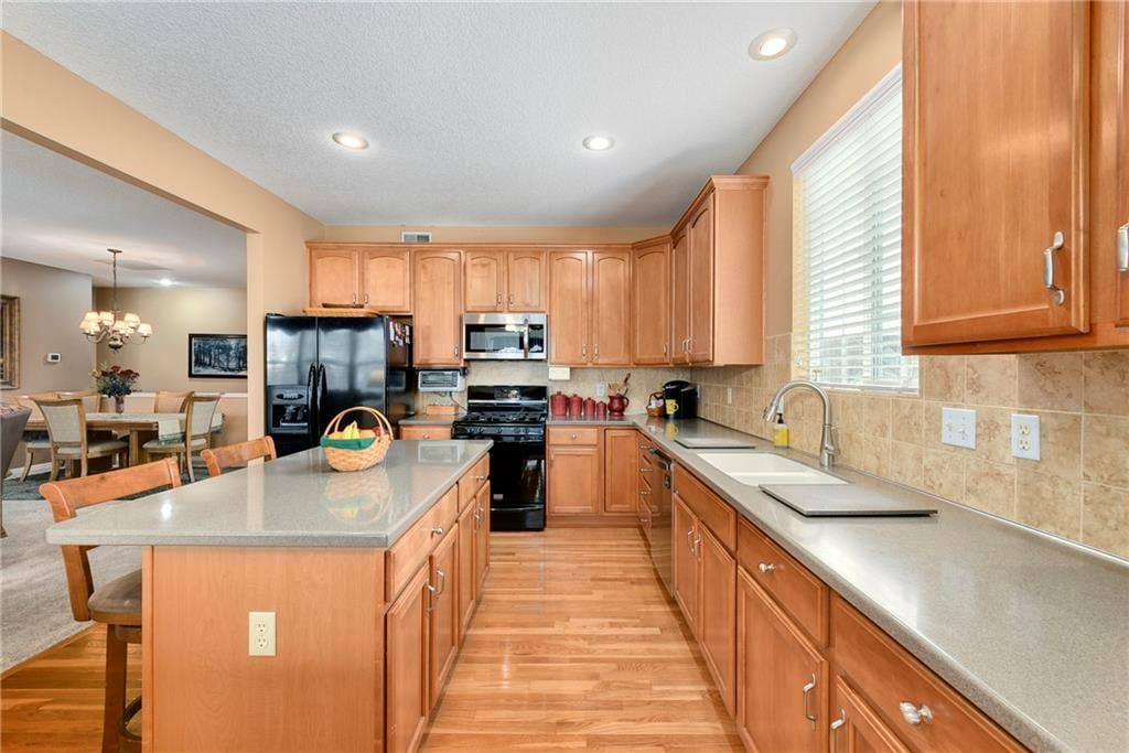 22484 W 113th Street — photo 17