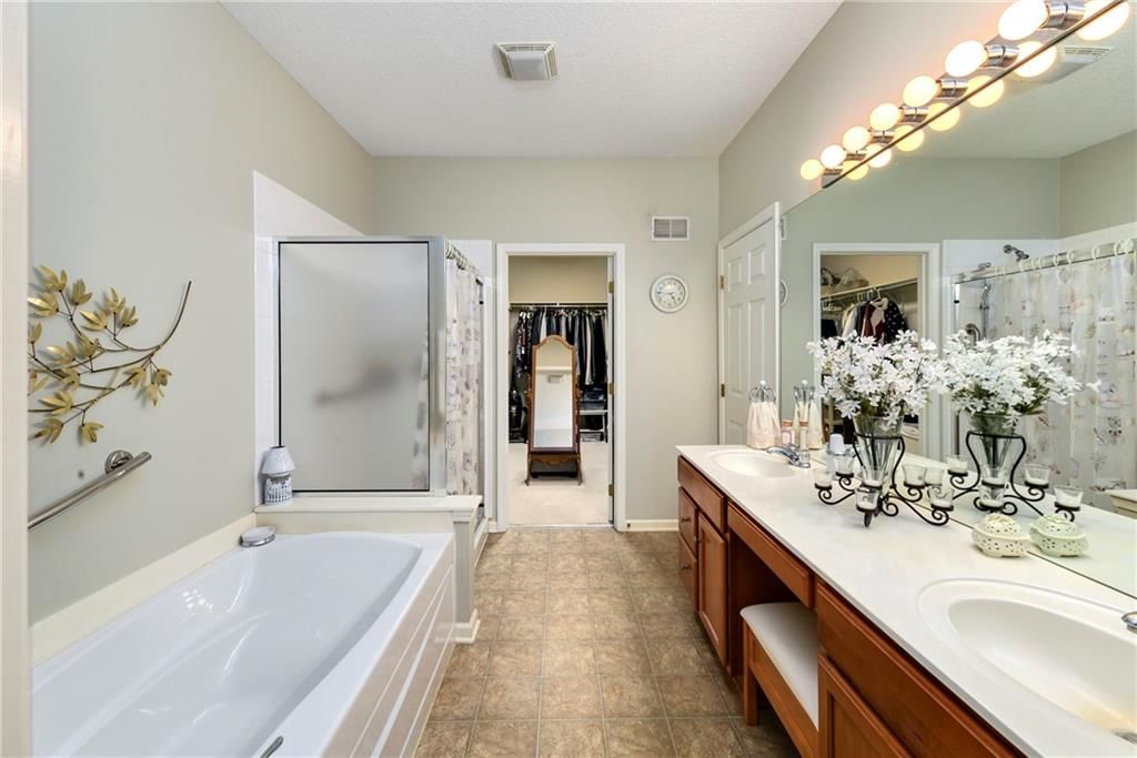 22484 W 113th Street — photo 26