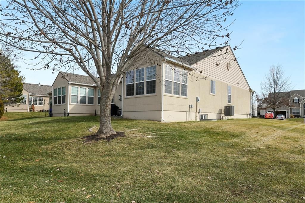 22484 W 113th Street — photo 35