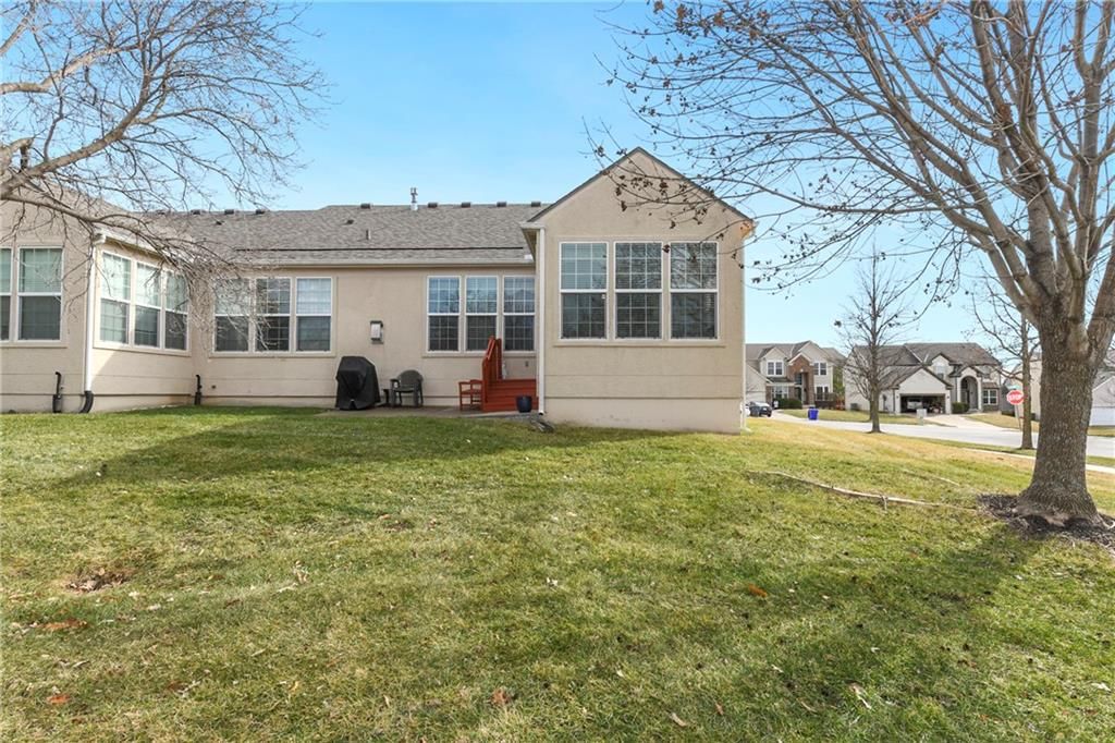 22484 W 113th Street — photo 36