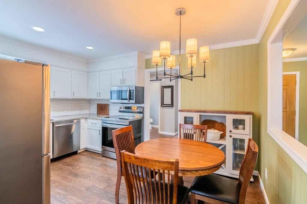 6204 Rene Street — photo 10