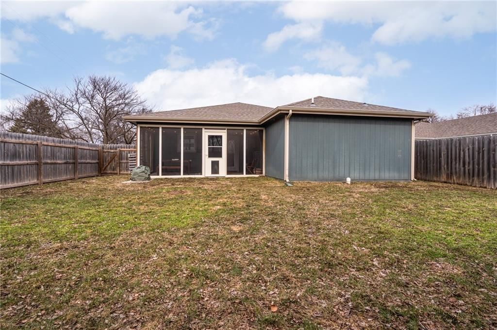 504 Perry Street — photo 29