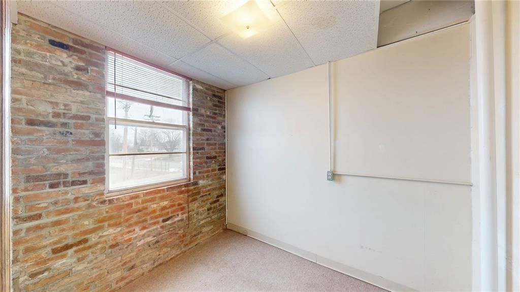 101/103 W Nodaway Street — photo 10