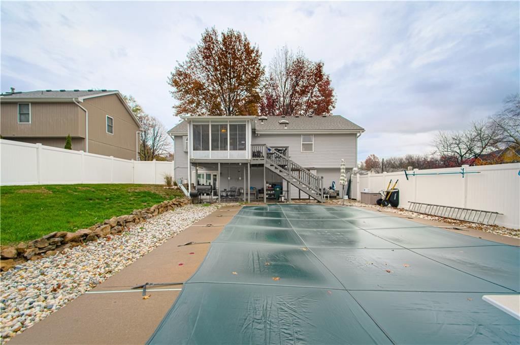 3600 NW Hidden Pointe Drive — photo 2