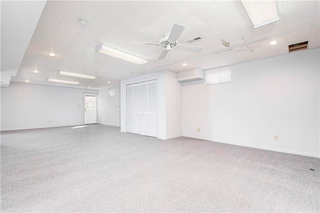 217 NW Ponderosa Street — photo 48