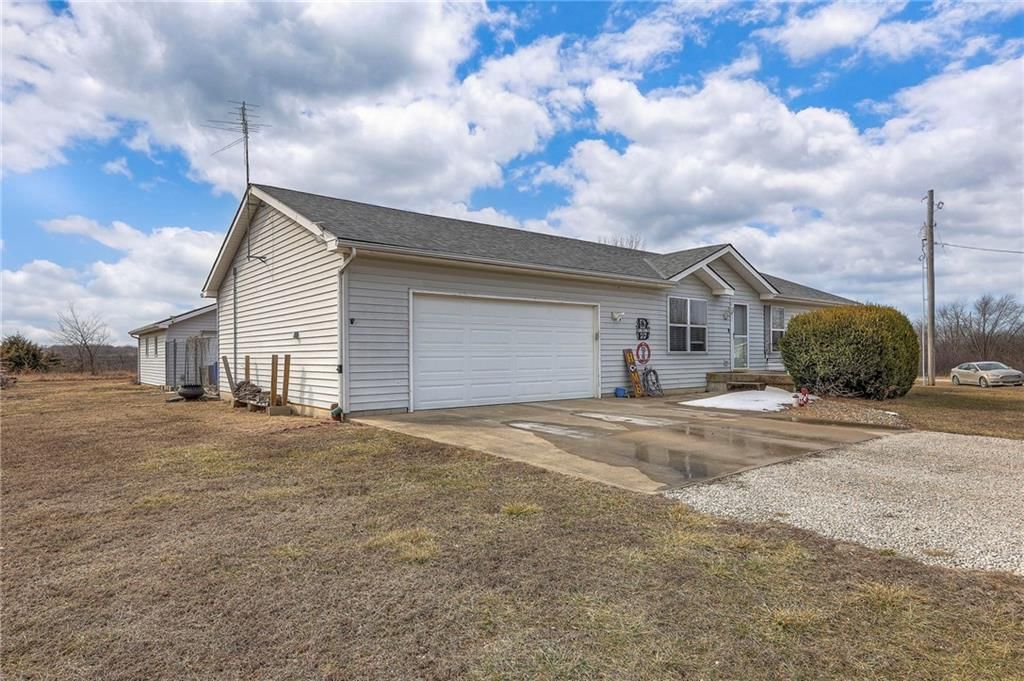 66 Iowa Drive — photo 2