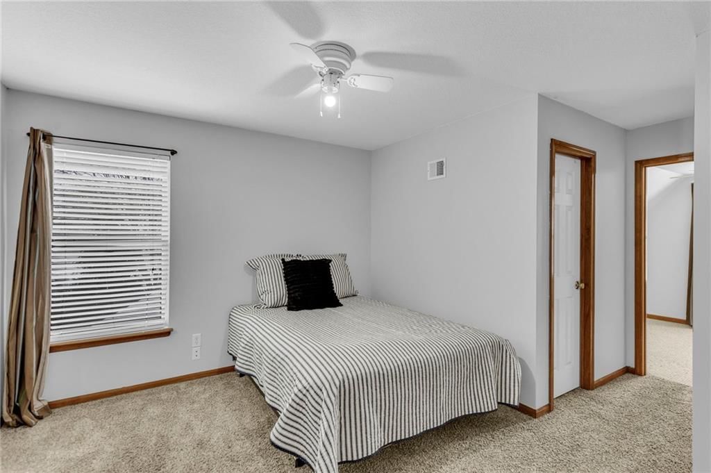 1820 SE Ridgewood Drive — photo 29