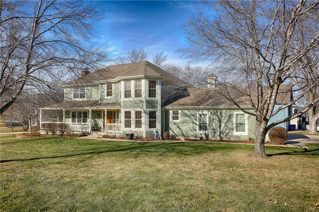 740 N Persimmon Drive — photo 2