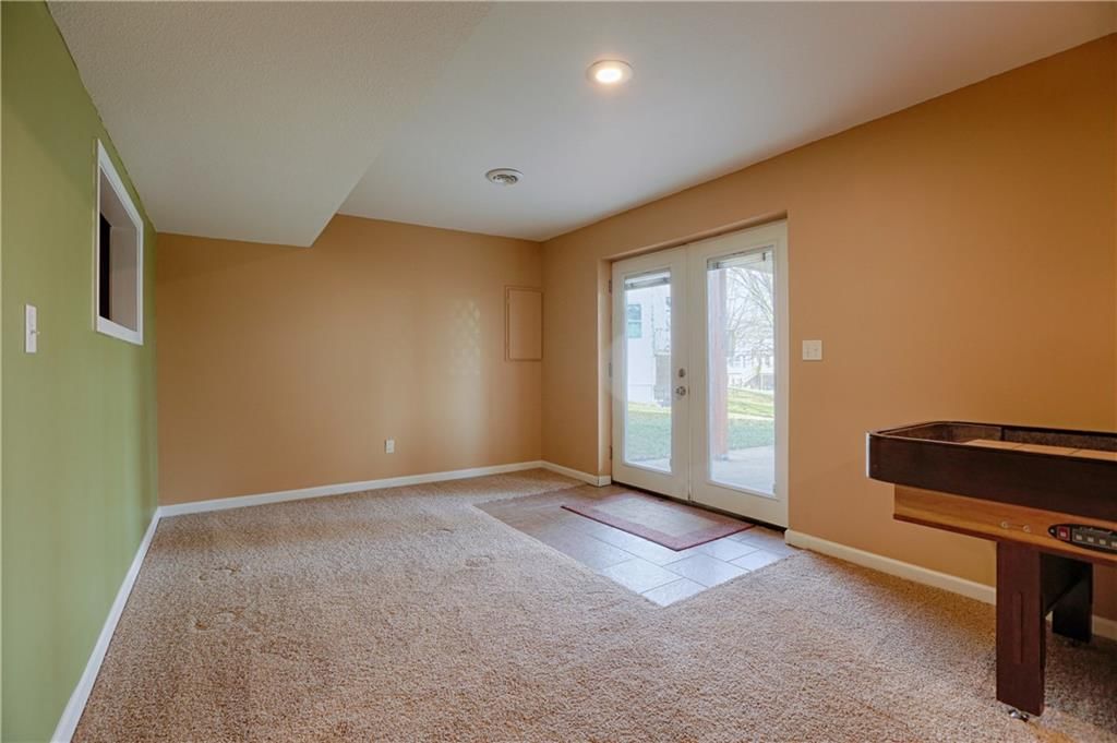 740 N Persimmon Drive — photo 32