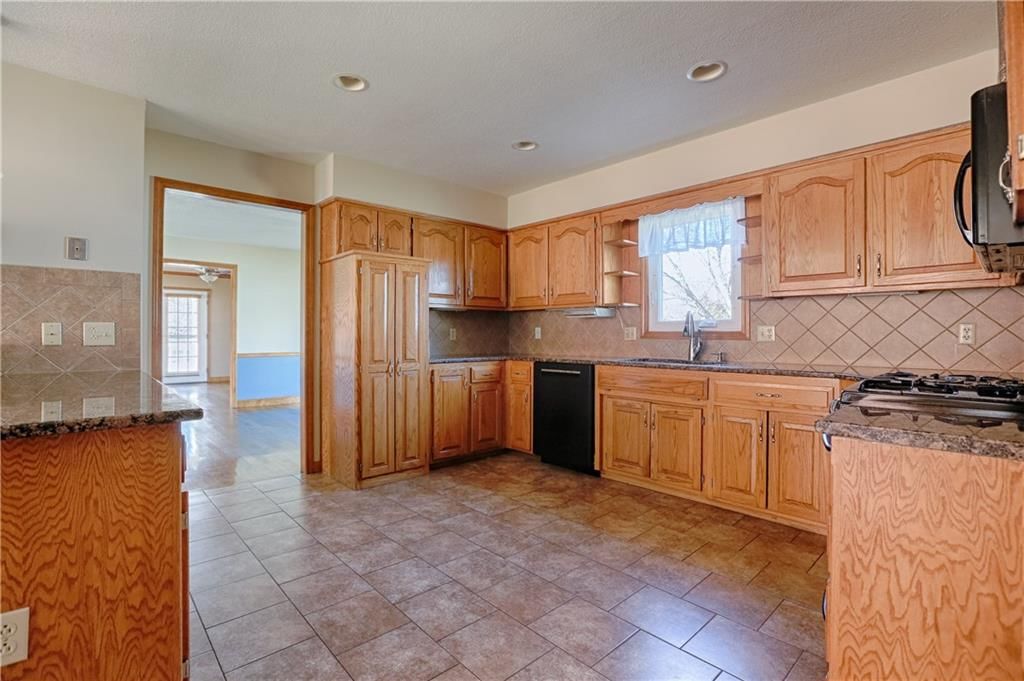 740 N Persimmon Drive — photo 9