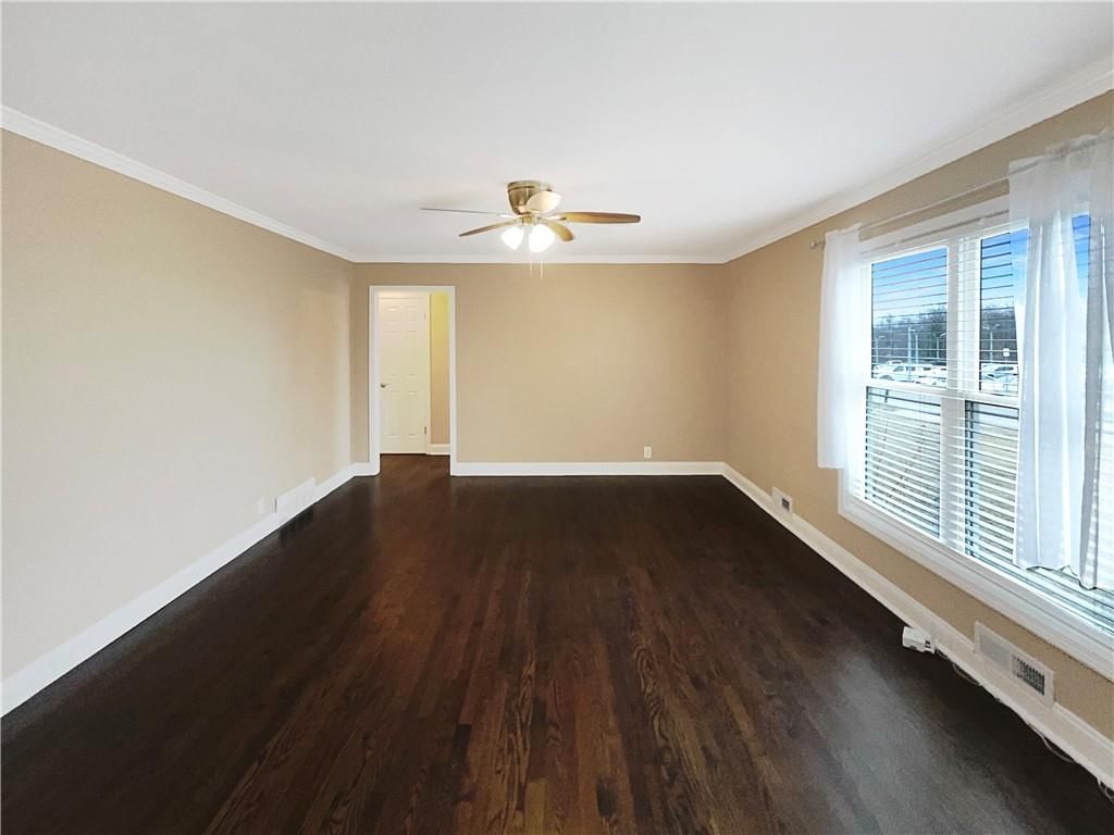 300 NE 57th Street — photo 3