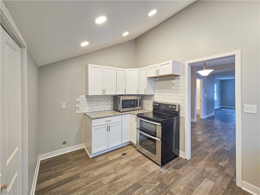 805 S Main Street — photo 6