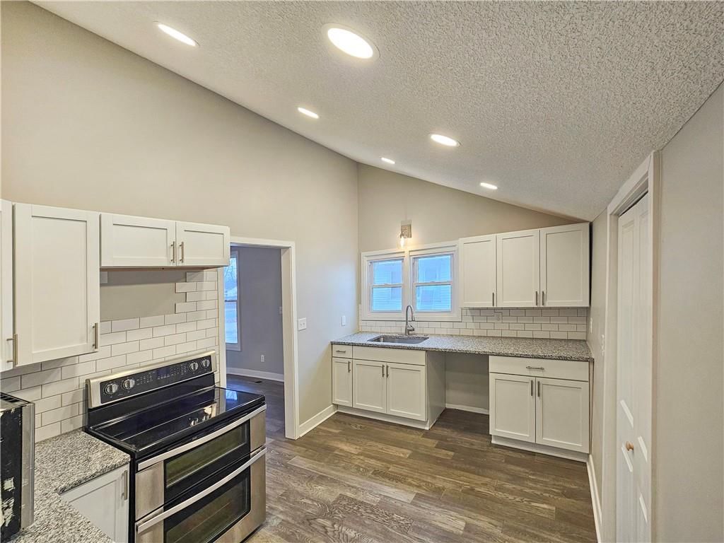 805 S Main Street — photo 7