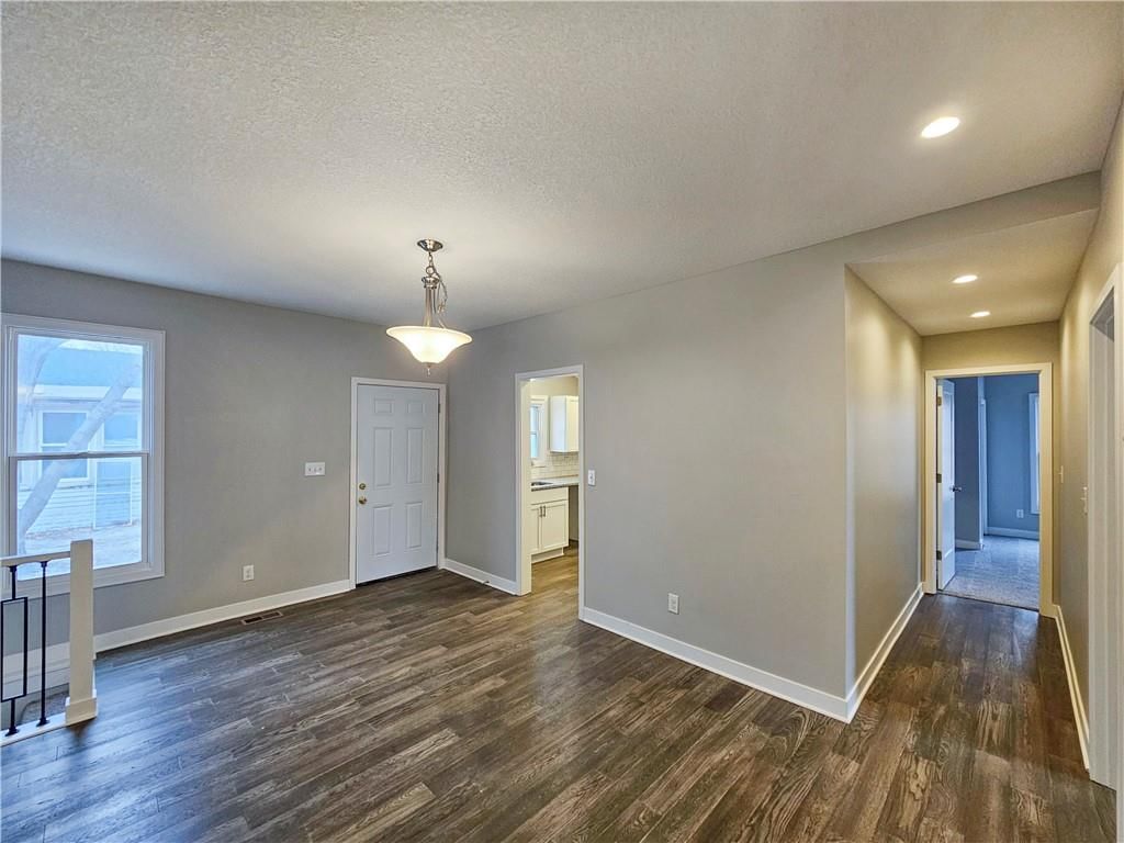 805 S Main Street — photo 9