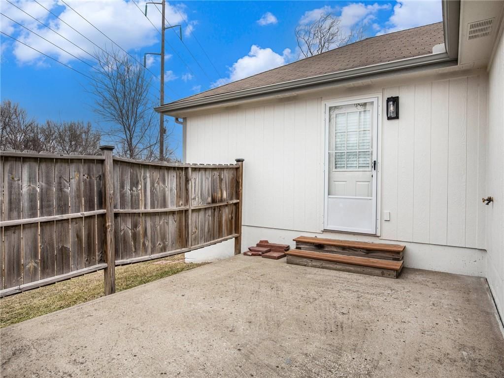 1005 SW Blue Branch Drive — photo 18
