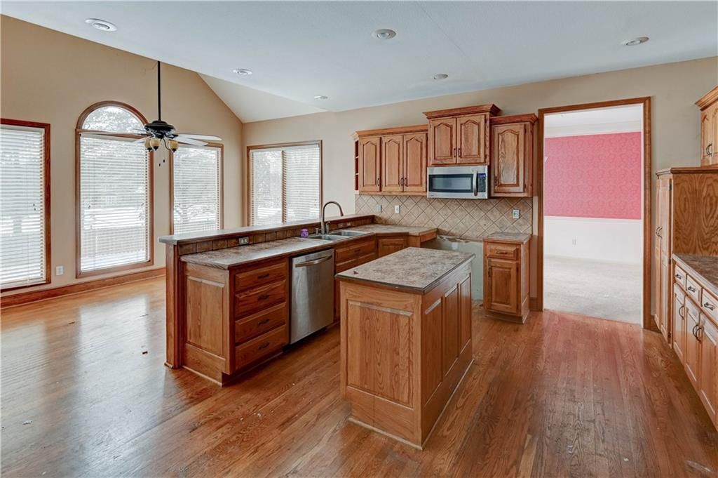 14343 W 142 Terrace — photo 15