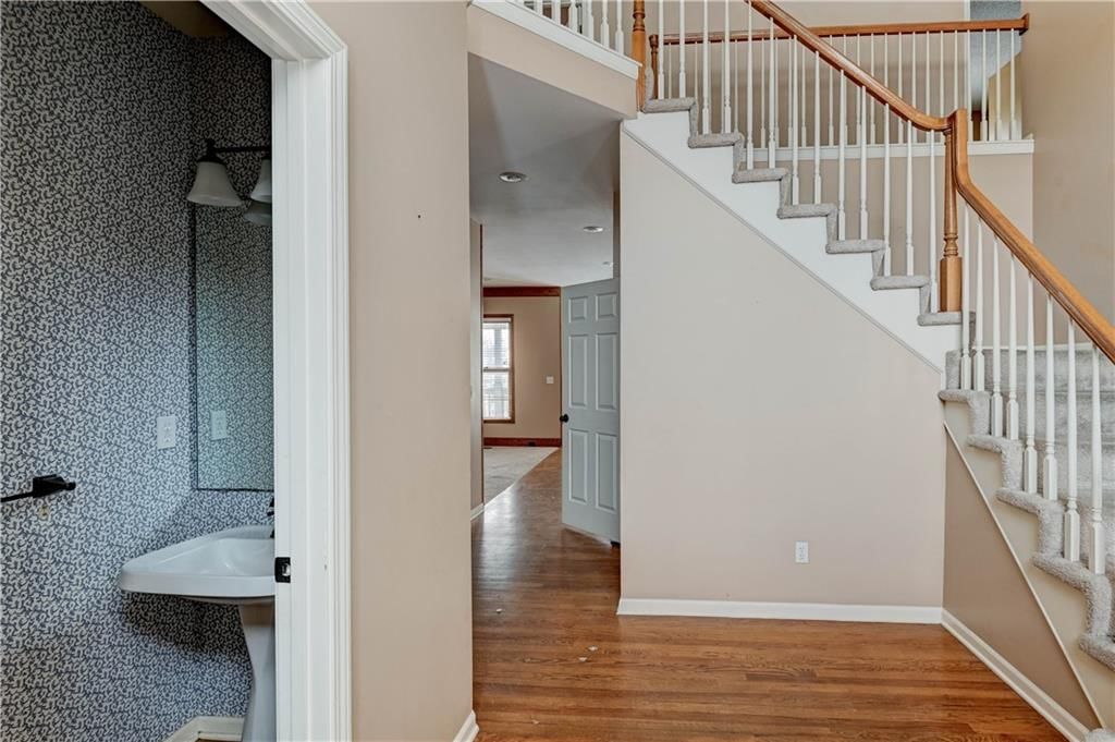 14343 W 142 Terrace — photo 3