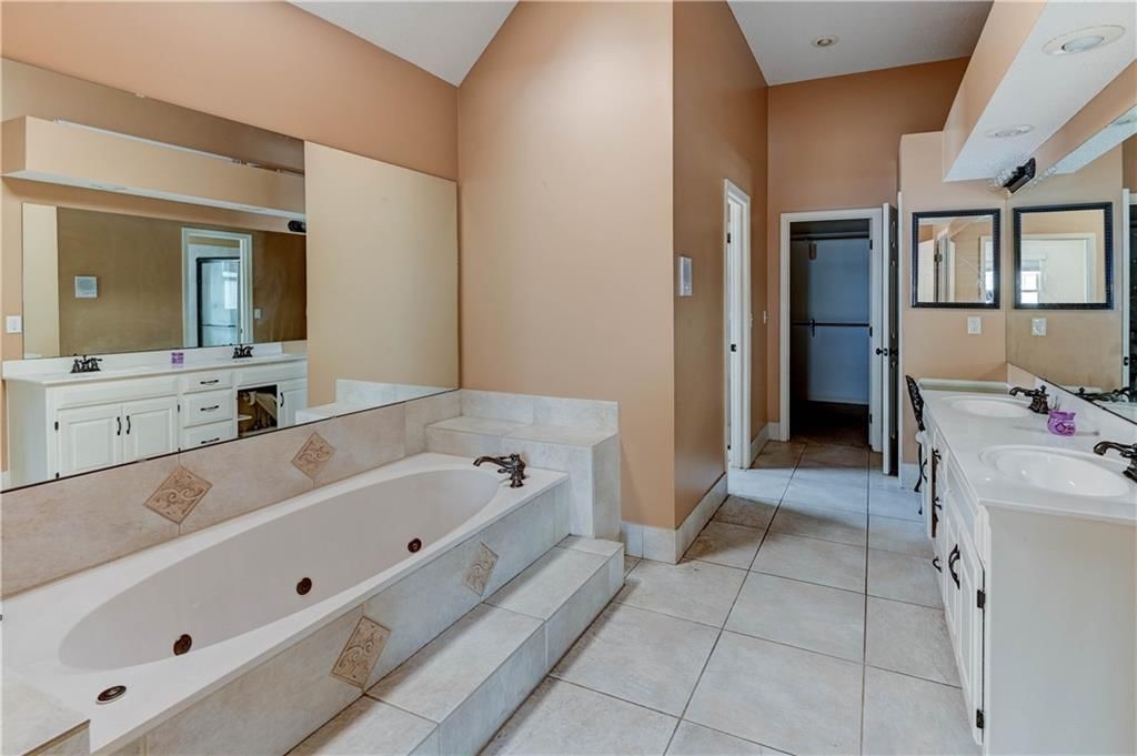 14343 W 142 Terrace — photo 27