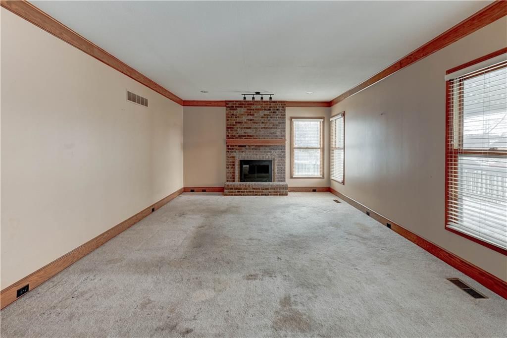 14343 W 142 Terrace — photo 8