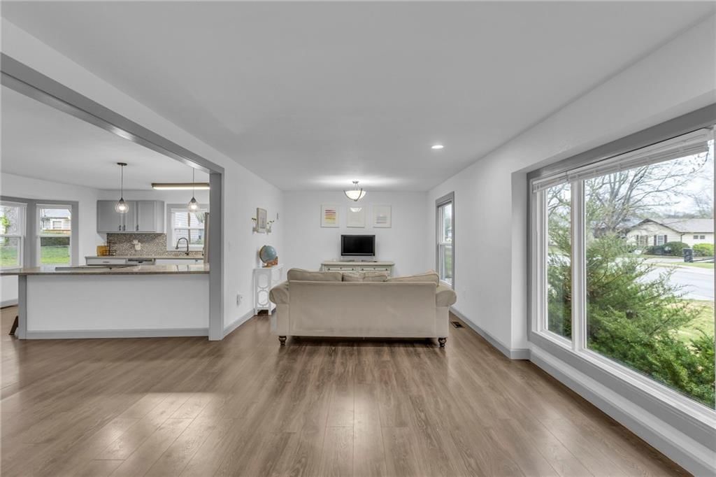 6210 E 109th Street — photo 9