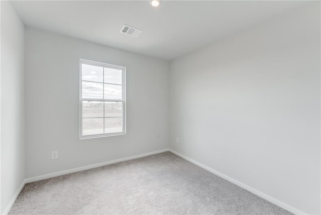 1709 E 41st Street — photo 11