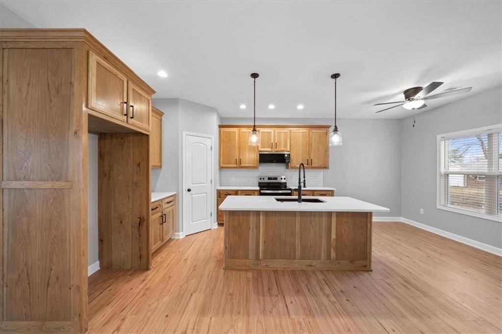 301 S Jefferson Street — photo 8