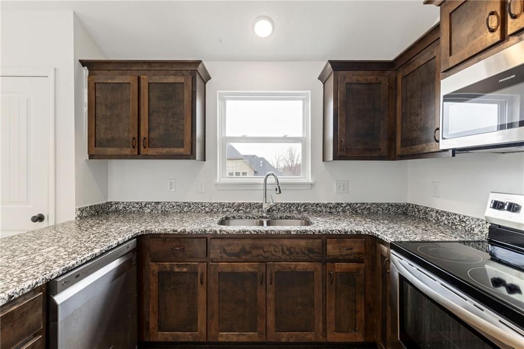 21631 Johnson Street — photo 4