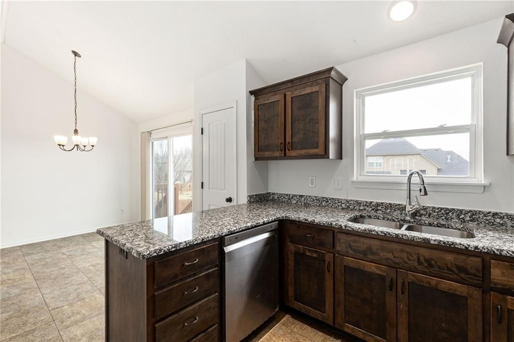 21631 Johnson Street — photo 7