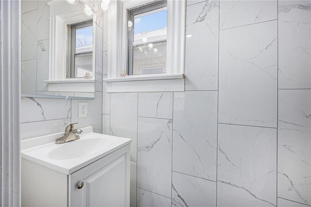810 Monroe Avenue — photo 14